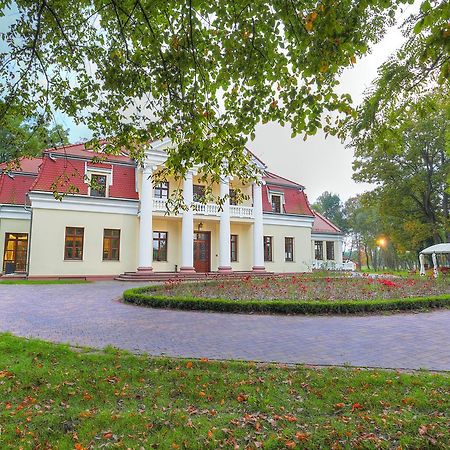 Отель Dwor Slupia Zarzecze  Экстерьер фото