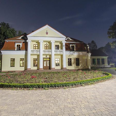 Отель Dwor Slupia Zarzecze  Экстерьер фото